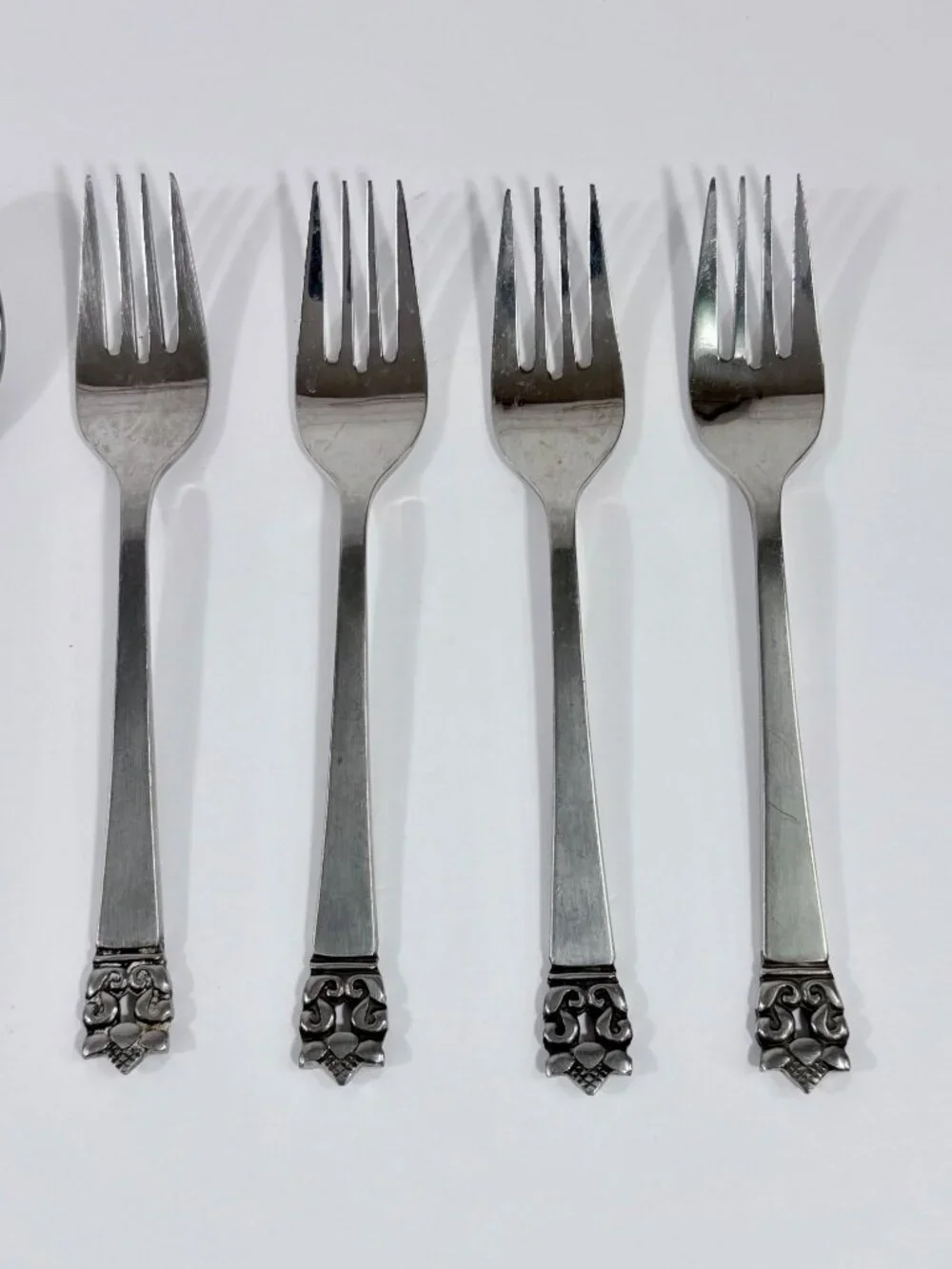 Stanley Roberts Rogers MARQUESA SCROLL Stainless Flatware Replacement Ornate Han